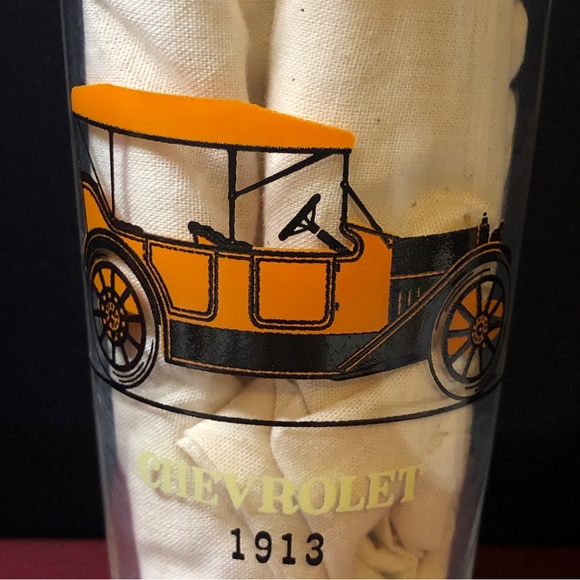Vintage Hazel-Atlas Glass Co., Featuring An Early 1908 Ford & A 1913 Chevrolet - Picture 4 of 16